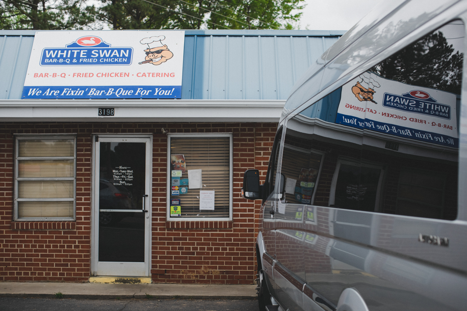 The White Swan Bar & Grill