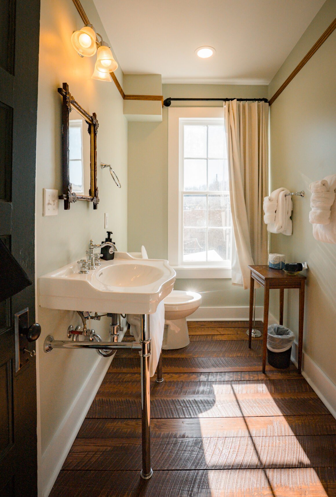 burnsville nc hotel nuwray